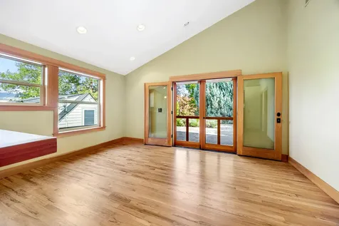 588 S Mountain Avenue Ashland OR 97520