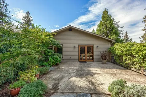 588 S Mountain Avenue Ashland OR 97520