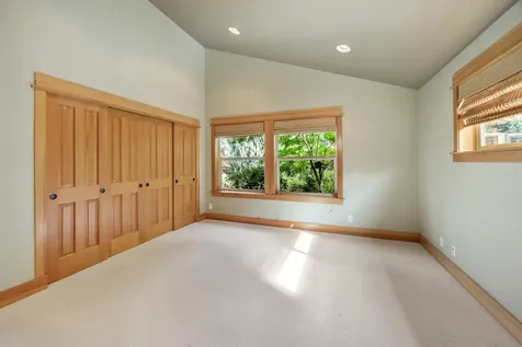 588 S Mountain Avenue Ashland OR 97520