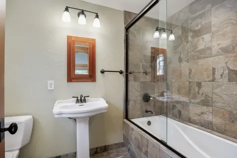 588 S Mountain Avenue Ashland OR 97520