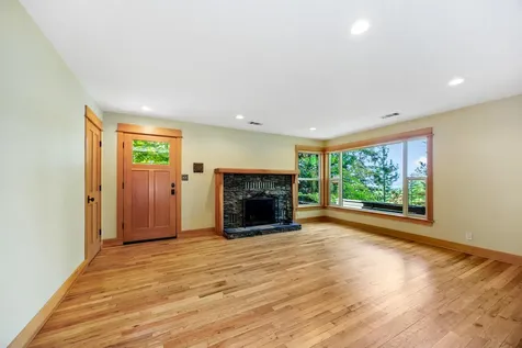 588 S Mountain Avenue Ashland OR 97520