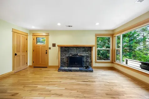 588 S Mountain Avenue Ashland OR 97520