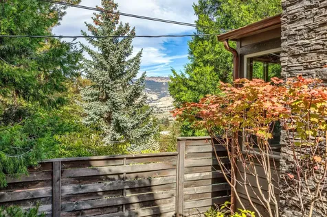 588 S Mountain Avenue Ashland OR 97520