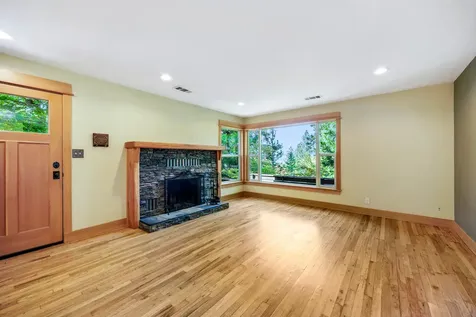 588 S Mountain Avenue Ashland OR 97520
