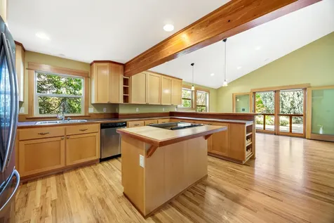 588 S Mountain Avenue Ashland OR 97520