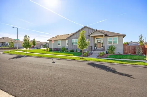3240 Fallen Oak Drive Medford OR 97504