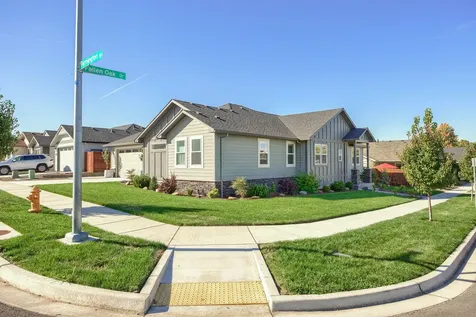 3240 Fallen Oak Drive Medford OR 97504