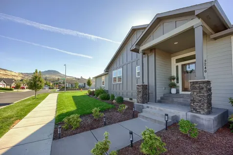 3240 Fallen Oak Drive Medford OR 97504