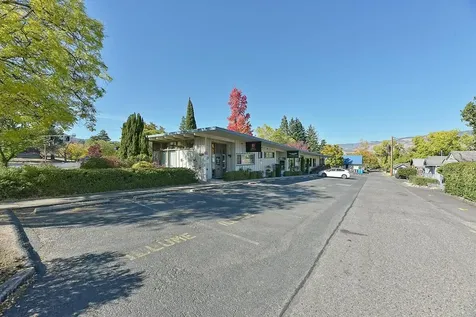 993 Siskiyou Boulevard Ashland OR 97520