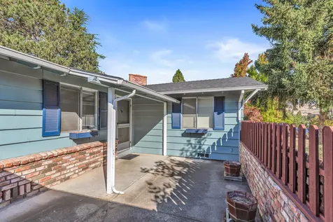 899 Park Street Ashland OR 97520