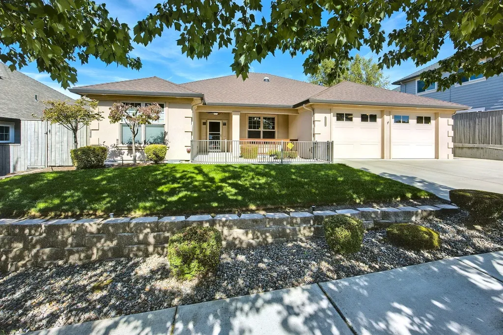 3953 Crystal Springs Drive Medford OR 97504
