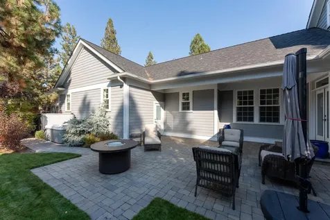 2180 NW Clearwater Drive Bend OR 97703
