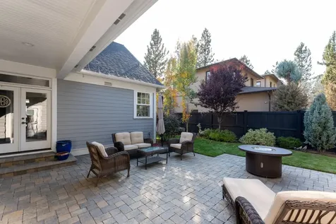 2180 NW Clearwater Drive Bend OR 97703