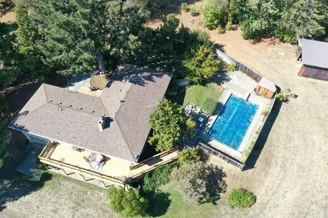 203 Mobley Drive Azalea OR 97410