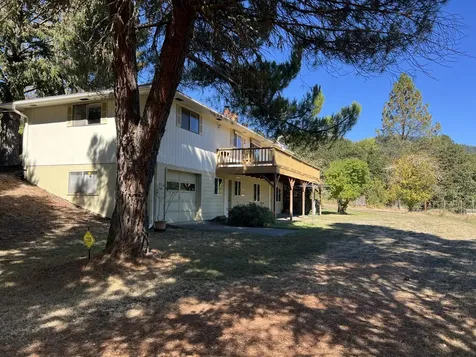 203 Mobley Drive Azalea OR 97410