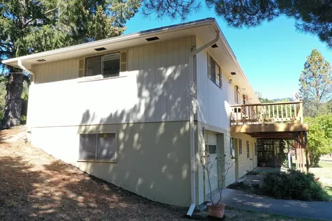 203 Mobley Drive Azalea OR 97410