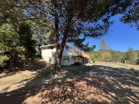 203 Mobley Drive Azalea OR 97410