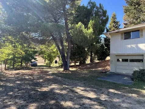 203 Mobley Drive Azalea OR 97410