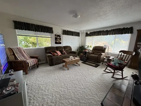 203 Mobley Drive Azalea OR 97410