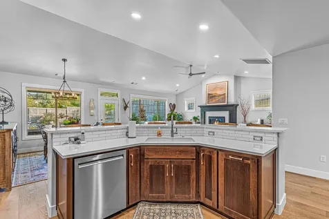 3975 Arizona Drive Medford OR 97504