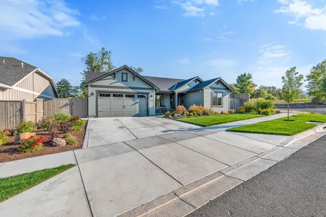 3975 Arizona Drive Medford OR 97504