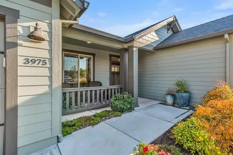 3975 Arizona Drive Medford OR 97504