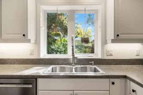 2107 NE Carrie Lane Bend OR 97701