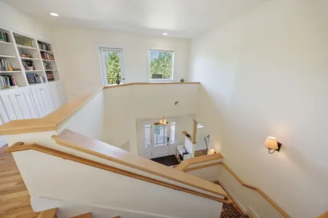 1644 Ross Lane Ashland OR 97520