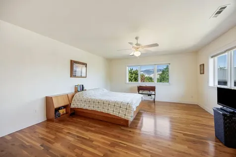 1644 Ross Lane Ashland OR 97520