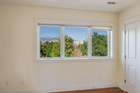 1644 Ross Lane Ashland OR 97520
