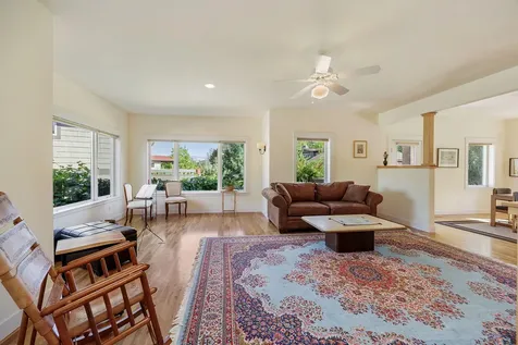 1644 Ross Lane Ashland OR 97520