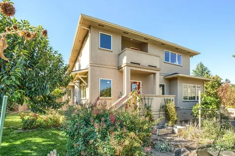 1644 Ross Lane Ashland OR 97520
