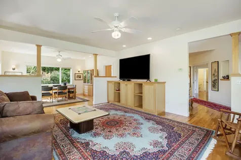 1644 Ross Lane Ashland OR 97520