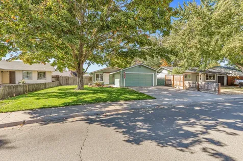 3051 Glengrove Avenue Medford OR 97501