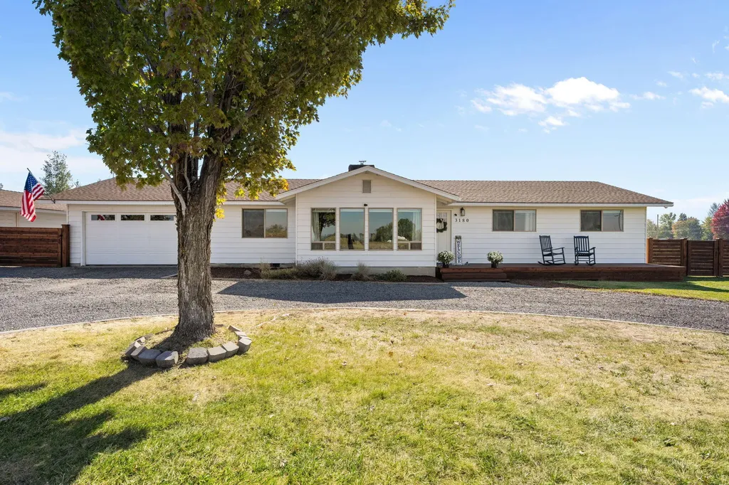 3180 NW Hemlock Avenue Redmond OR 97756