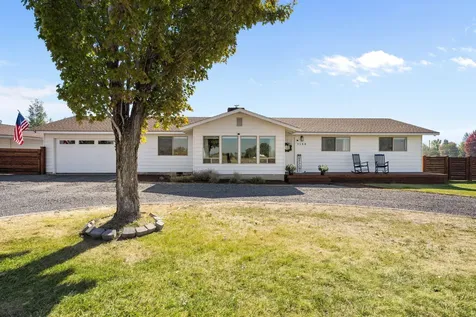 3180 NW Hemlock Avenue Redmond OR 97756