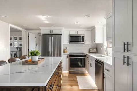 3180 NW Hemlock Avenue Redmond OR 97756