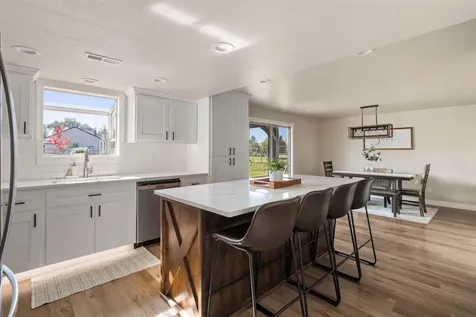 3180 NW Hemlock Avenue Redmond OR 97756