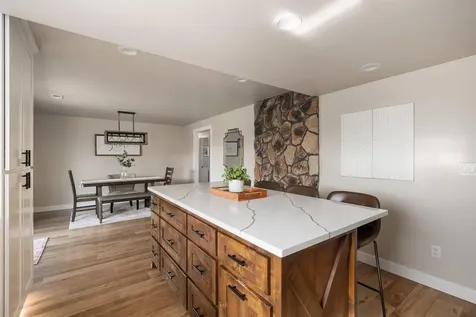 3180 NW Hemlock Avenue Redmond OR 97756