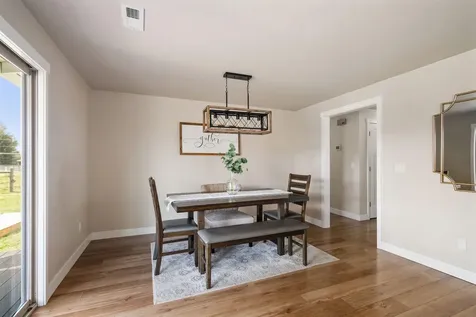 3180 NW Hemlock Avenue Redmond OR 97756