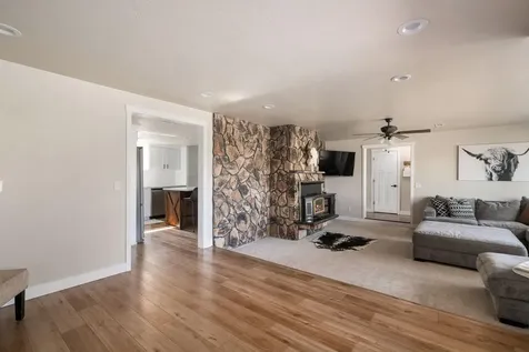 3180 NW Hemlock Avenue Redmond OR 97756