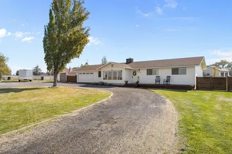 3180 NW Hemlock Avenue Redmond OR 97756