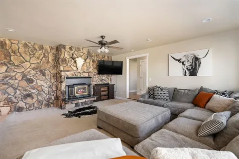3180 NW Hemlock Avenue Redmond OR 97756