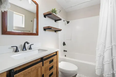 3180 NW Hemlock Avenue Redmond OR 97756