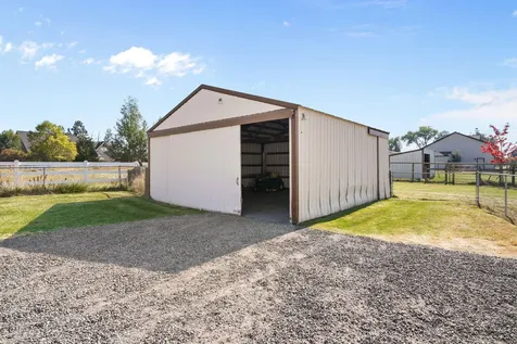 3180 NW Hemlock Avenue Redmond OR 97756