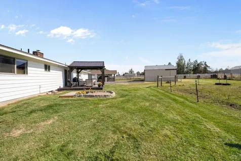 3180 NW Hemlock Avenue Redmond OR 97756