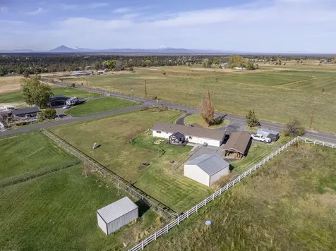 3180 NW Hemlock Avenue Redmond OR 97756