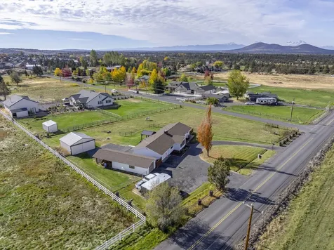 3180 NW Hemlock Avenue Redmond OR 97756