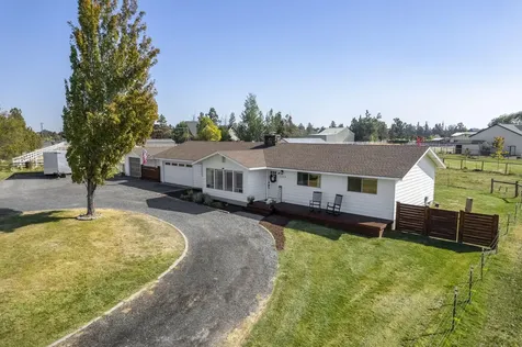 3180 NW Hemlock Avenue Redmond OR 97756