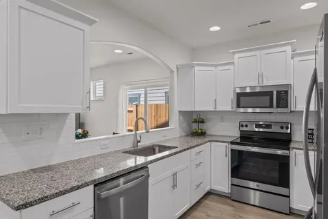 2565 NW Teak Place Redmond OR 97756